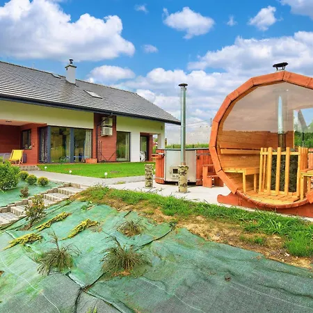 Vila Arpiona Dom Nad Jeziorem Z Jacuzzi, Sauna I Placem Zabaw Dabrowka (Wadowice)